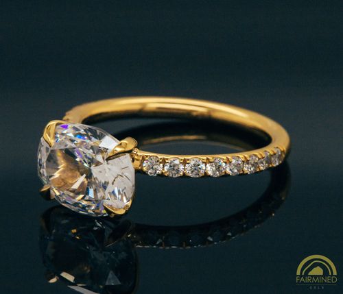 Alternate view of East-West Oval Diamond Pavé Engagement Ring Semi-Mount in Fairmined Yellow Gold from RIVA Precision