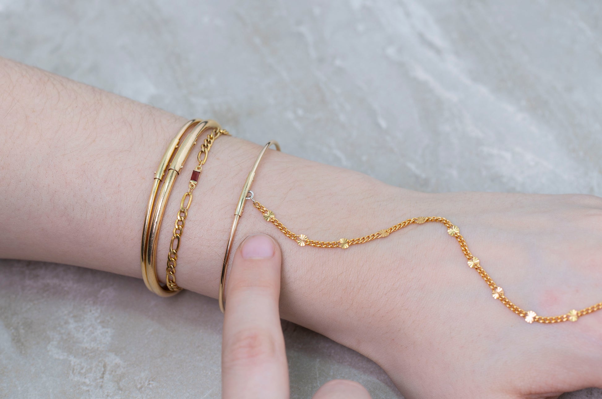 Hand Chain Oval Permanent Bangle Tube Bar Riva Precision