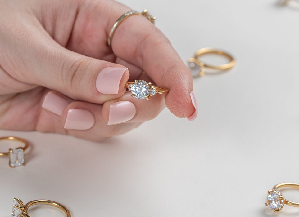 Round Diamond Pavé Engagement Ring Semi-Mount in Fairmined Yellow Gold