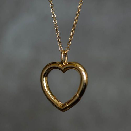 Heart-Shaped Invisible Clasp with bale in high polish yellow gold from RIVA Precision