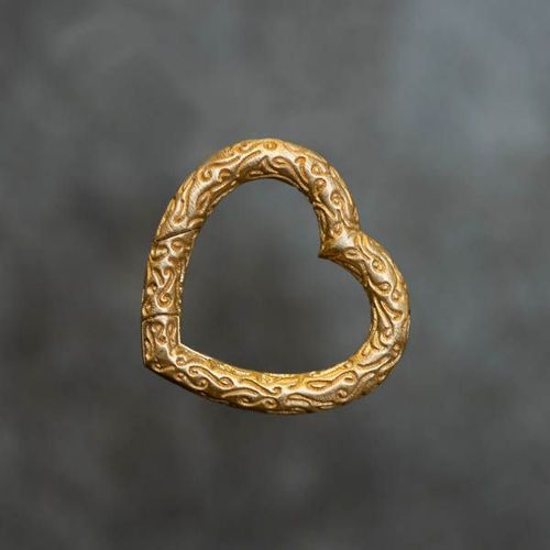 Heart-Shaped Invisible Clasp in wormwood textured yellow gold from RIVA Precision