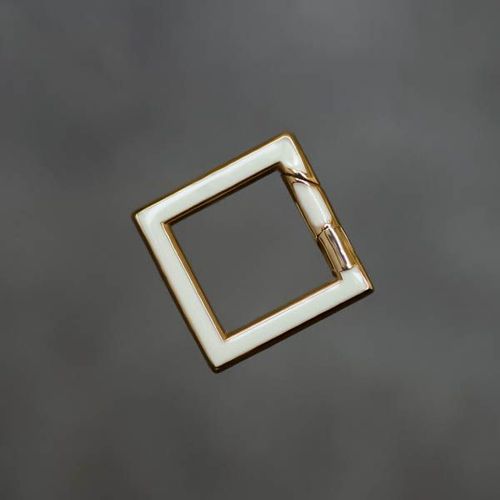 Princess-Shaped or Square Invisible Clasp in yellow gold and white enamel from RIVA Precision