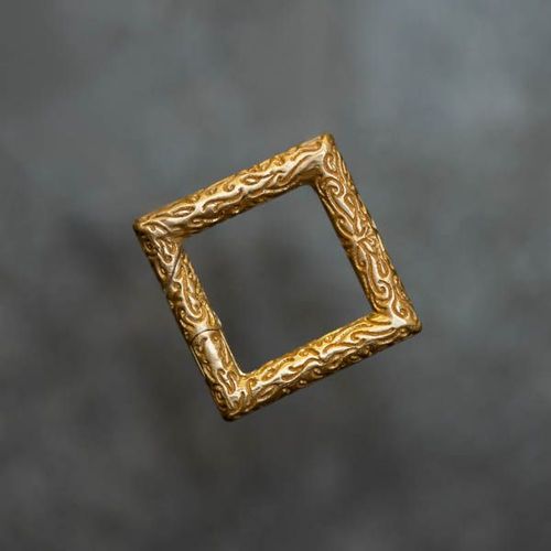 Princess-Shaped or Square Invisible Clasp in wormwood textured yellow gold from RIVA Precision